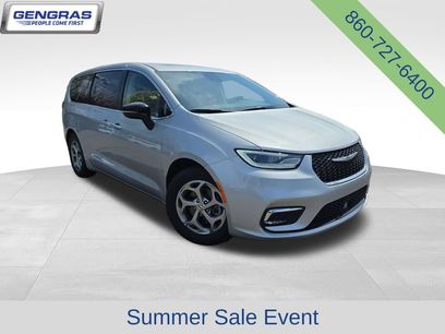 Certified 2024 Chrysler Pacifica Limited