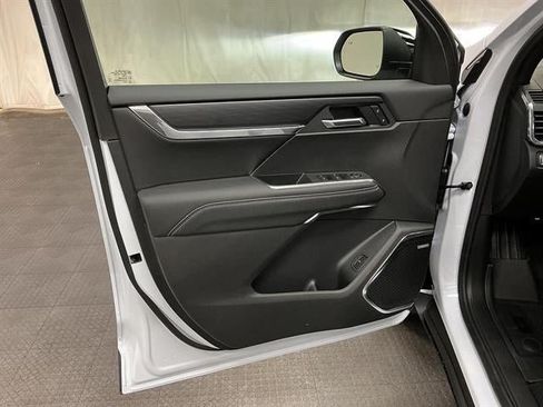 New 2026 GMC Acadia Elevation w/ Elevation Premium Package AWD/4WD image 21