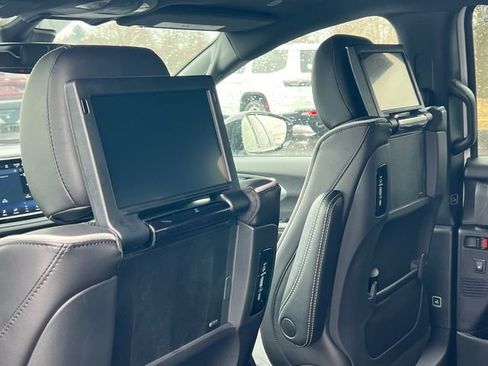 New 2026 Chrysler Pacifica Limited w/ Uconnect Theater Family Group AWD/4WD image 38