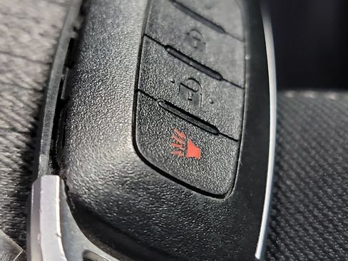 Used 2023 Nissan Rogue SV AWD/4WD image 31