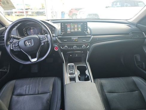 Used 2020 Honda Accord Touring image 11