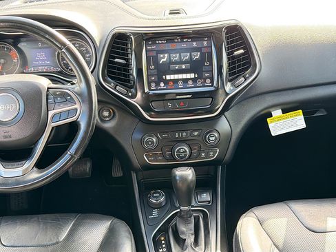 Used 2020 Jeep Cherokee Limited image 19