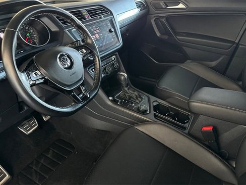 Used 2021 Volkswagen Tiguan SE R-Line image 9