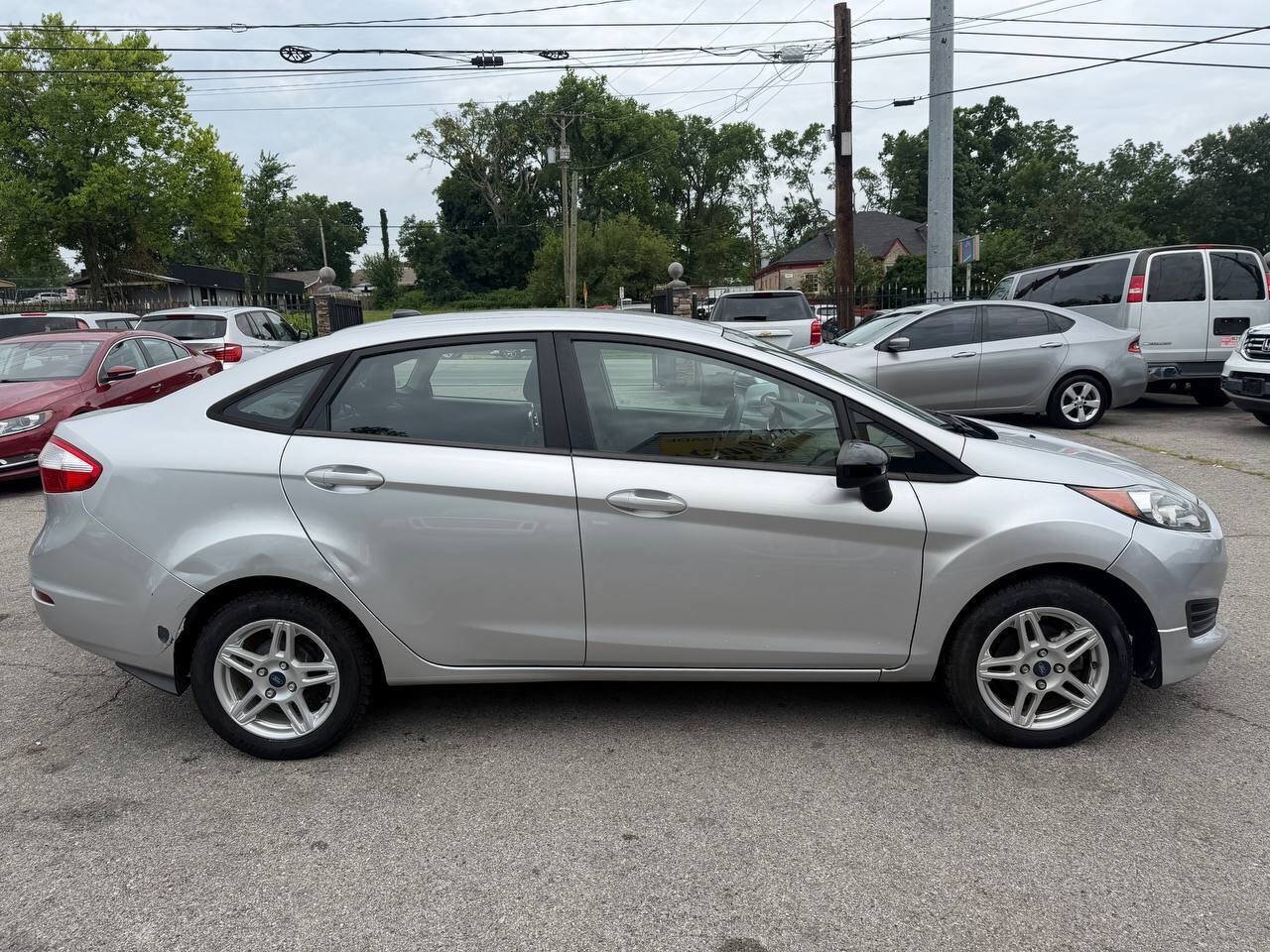 Used 2018 Ford Fiesta SE FWD image 8