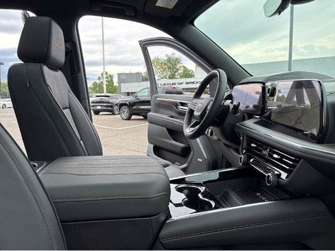 New 2026 Chevrolet Tahoe High Country AWD/4WD image 16