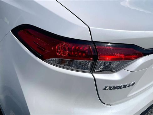 Used 2023 Toyota Corolla LE image 28
