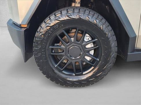 Used 2025 Tesla Cybertruck AWD Crew Cab image 25