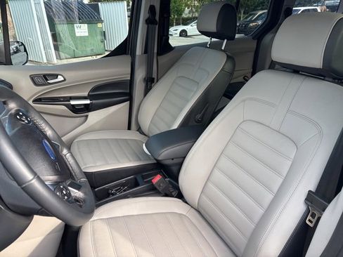 Used 2023 Ford Transit Connect Titanium w/ Trailer Tow Package image 6