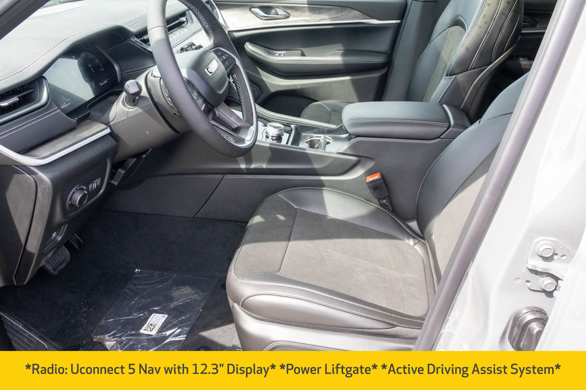 New 2027 Jeep Grand Cherokee Altitude AWD/4WD image 5