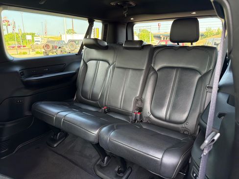 Used 2025 Jeep Wagoneer L Series II AWD/4WD image 25
