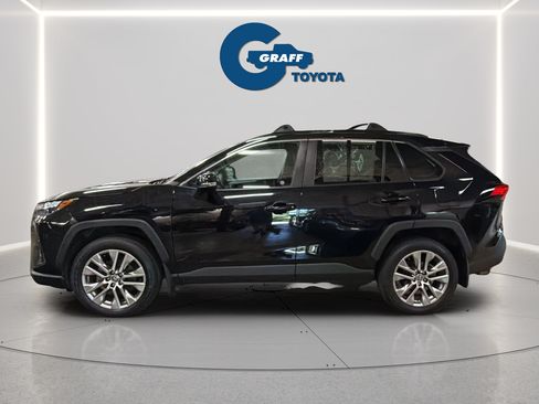 Used 2022 Toyota RAV4 XLE Premium FWD image 11