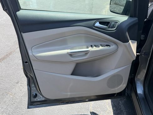 Used 2017 Ford Escape SE AWD/4WD image 27