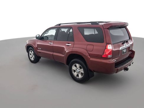 Used 2007 Toyota 4Runner SR5 AWD/4WD image 7