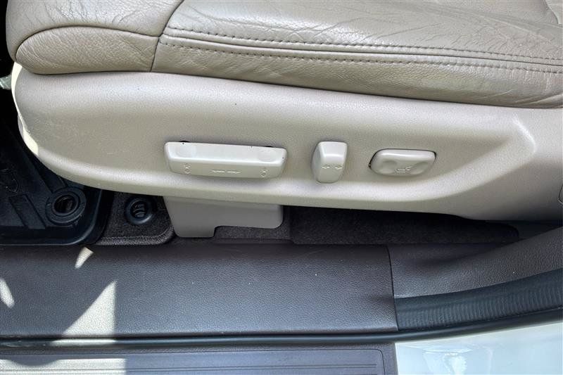 Used 2014 Honda CR-V EX-L image 19