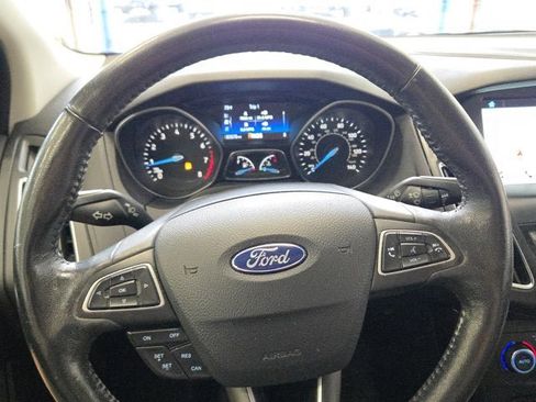Used 2017 Ford Focus Titanium FWD image 25