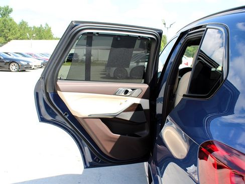 Used 2019 BMW X5 xDrive50i w/ M Sport Package AWD/4WD image 38