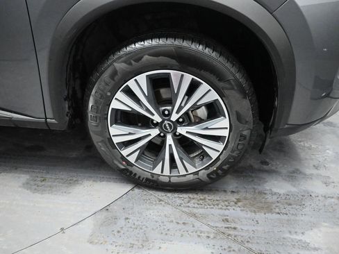 Used 2023 Nissan Rogue SV image 18