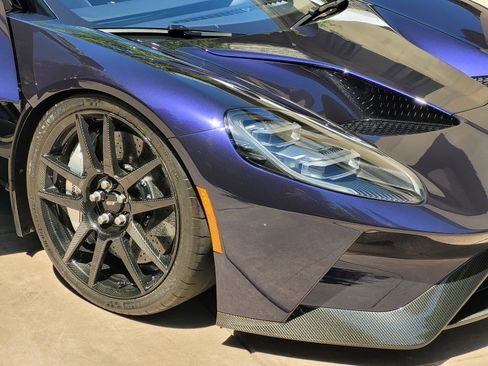 Used 2021 Ford GT image 3