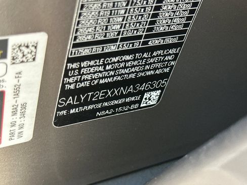 Used 2022 Land Rover Range Rover Velar R-Dynamic S image 29