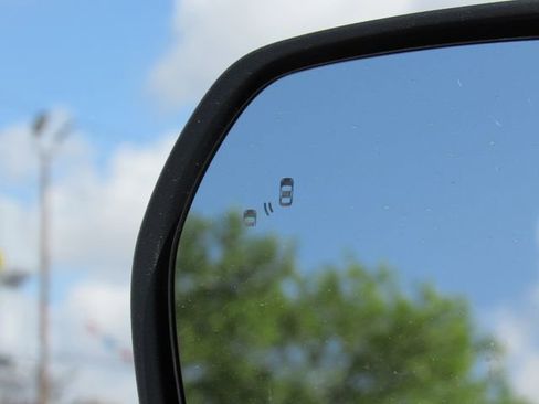 Used 2024 Ford Edge SEL image 21