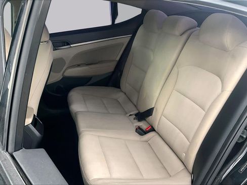 Used 2017 Hyundai Elantra SE FWD image 21