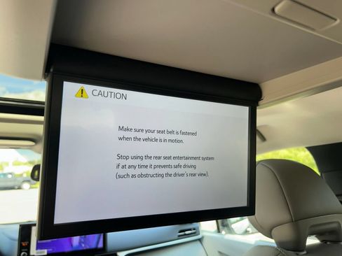 New 2026 Toyota Sienna XLE AWD/4WD image 29