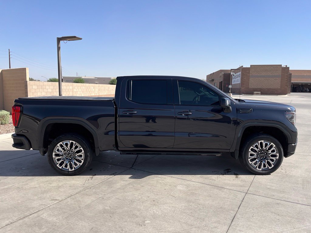 Used 2022 GMC Sierra 1500 AT4 w/ Technology Package AWD/4WD image 10