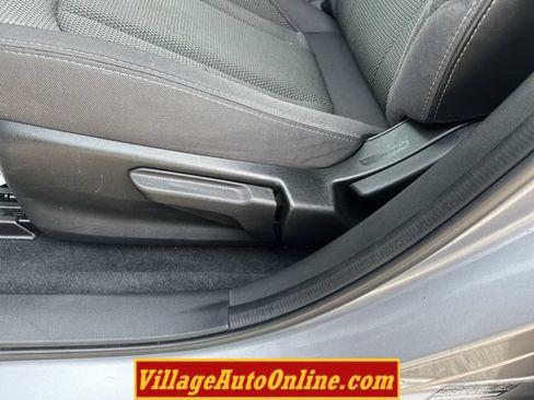 Used 2024 Subaru Crosstrek 2.0i Premium AWD/4WD image 12