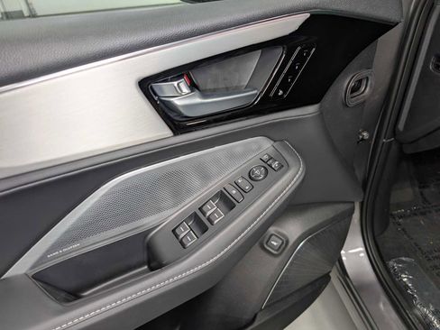 Used 2025 Acura MDX SH-AWD w/ Technology Package image 41