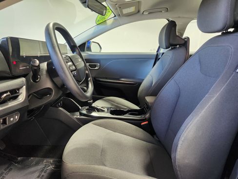 Used 2025 Kia K4 LXS FWD image 11