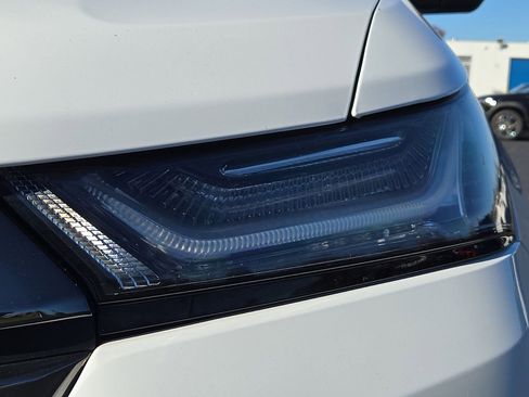 Used 2023 Chevrolet Traverse LT w/ Midnight/Sport Edition image 28