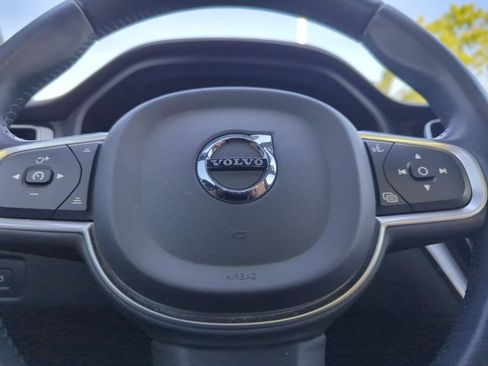 Used 2020 Volvo XC60 T5 Momentum w/ Protection Package AWD/4WD image 23