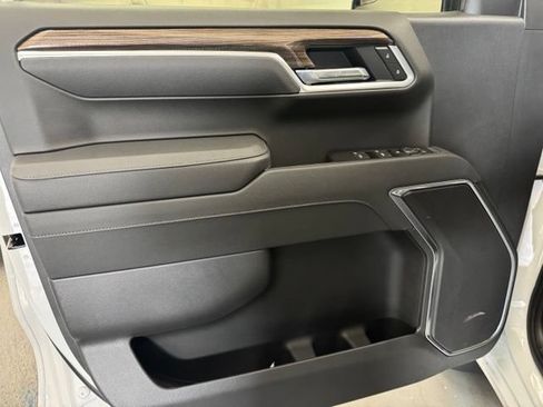 New 2026 Chevrolet Silverado 1500 RST w/ LPO, Dark Essentials Package AWD/4WD image 21