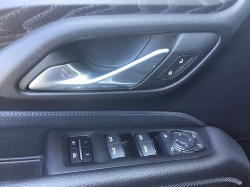 Used 2024 GMC Yukon XL Denali image 21