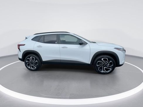 New 2026 Chevrolet Trax RS w/ Sunroof Package FWD image 9