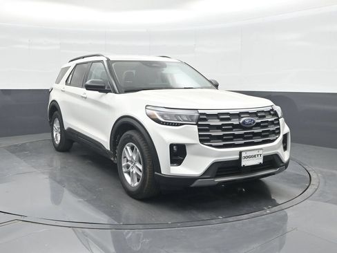New 2026 Ford Explorer Active w/ Active Comfort Package RWD image 8