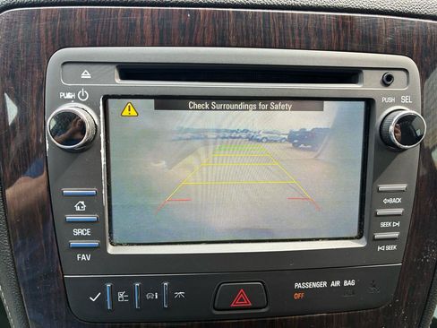 Used 2016 Chevrolet Traverse LT w/ Style and Technology Package FWD image 22