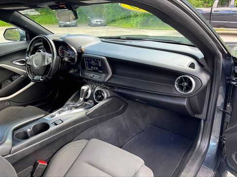 Used 2020 Chevrolet Camaro LT RWD image 13