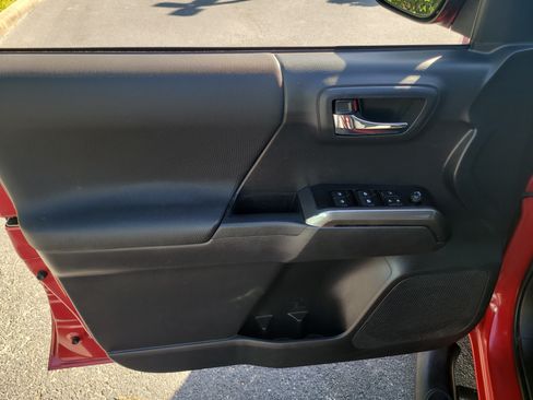 Used 2023 Toyota Tacoma TRD Sport RWD image 17