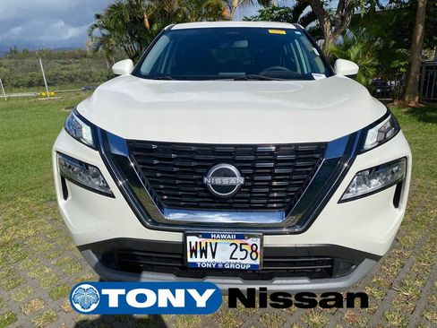 Used 2023 Nissan Rogue SV FWD image 2