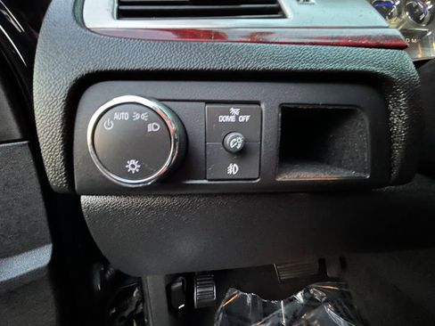 Used 2014 Cadillac Escalade Luxury image 22