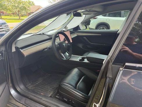 Used 2022 Tesla Model 3 Standard Range RWD image 5