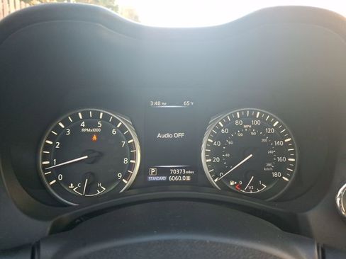 Used 2018 INFINITI Q50 Luxe w/ Essential Package (3.0T Luxe) image 9