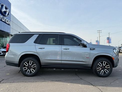 Used 2023 GMC Yukon AT4 w/ Technology Package AWD/4WD image 9