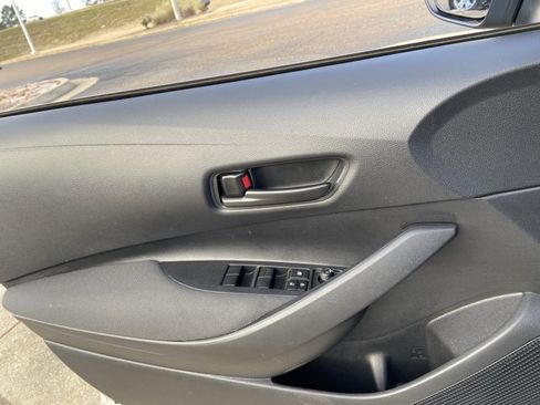 Used 2025 Toyota Corolla LE image 45