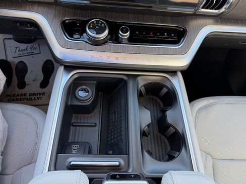 New 2025 Ford Expedition Max Platinum w/ Platinum Ultimate Package image 11