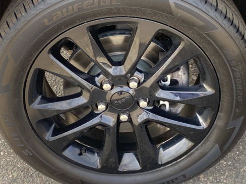 Certified 2022 Jeep Grand Cherokee Laredo X image 26