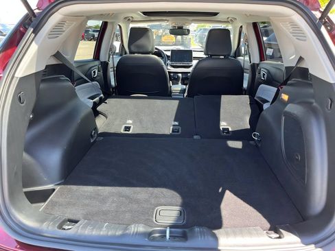 Used 2022 Jeep Compass Latitude w/ Sun and Sound Group AWD/4WD image 30