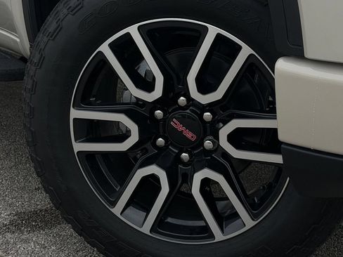 New 2026 GMC Sierra 1500 AT4 w/ AT4 Premium Package AWD/4WD image 12