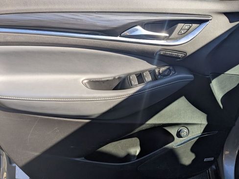 Used 2024 Buick Enclave Premium image 23